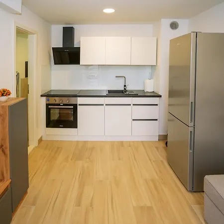 Midtown Apartment Split